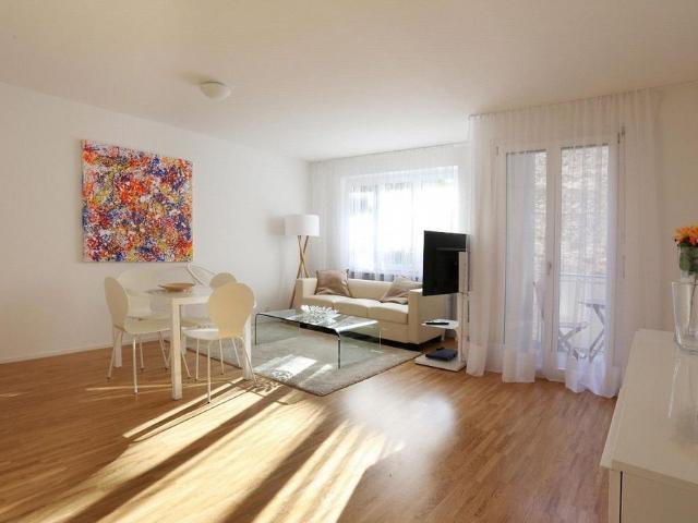 2 Zimmer, 50 m², 1. Stock
