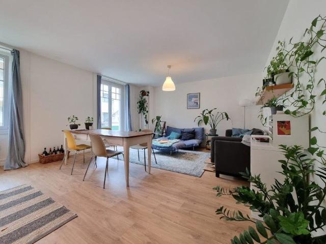2 Zimmer, 50 m², 2. Stock