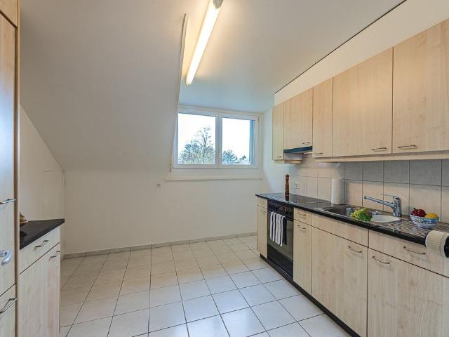 2 Zimmer, 50 m², 2. Stock