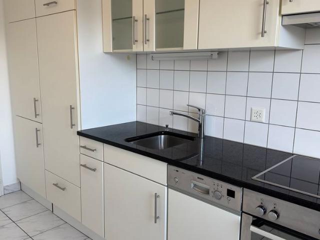 2 Zimmer, 50 m², 2. Stock