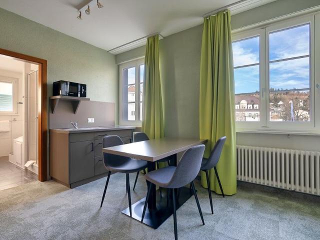 2 Zimmer, 50 m², 2. Stock