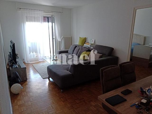 2 Zimmer, 50 m², 2. Stock