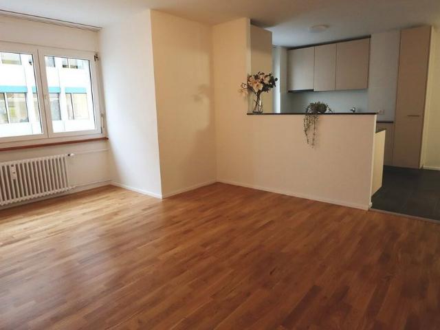 2 Zimmer, 50 m², 2. Stock