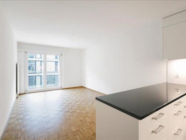 2 Zimmer, 50 m², 2. Stock