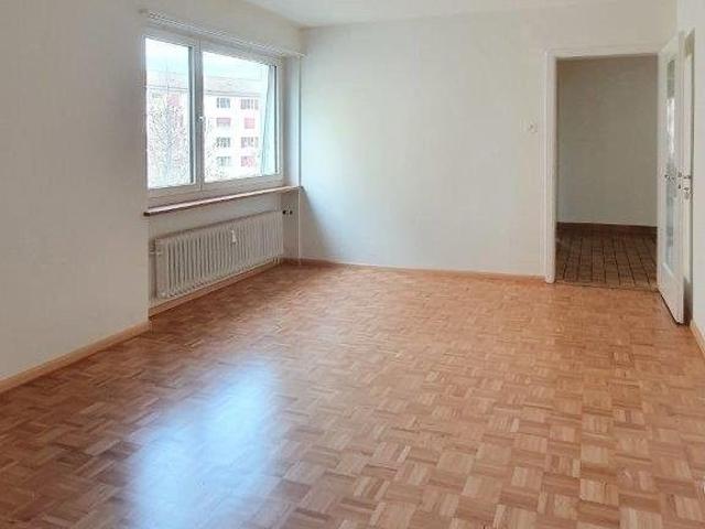 2 Zimmer, 52 m², 1. Stock