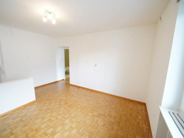 2 Zimmer, 52 m², 2. Stock