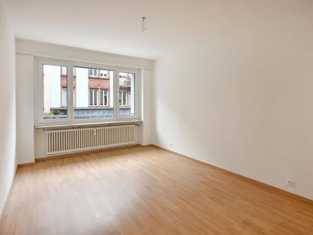 2 Zimmer, 52 m², 4. Stock