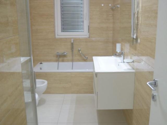 2 Zimmer, 57 m², 1. Stock