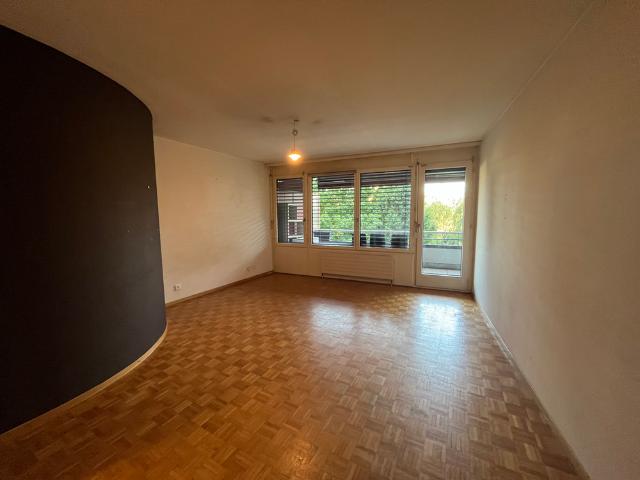 2 Zimmer, 57 m², 1. Stock