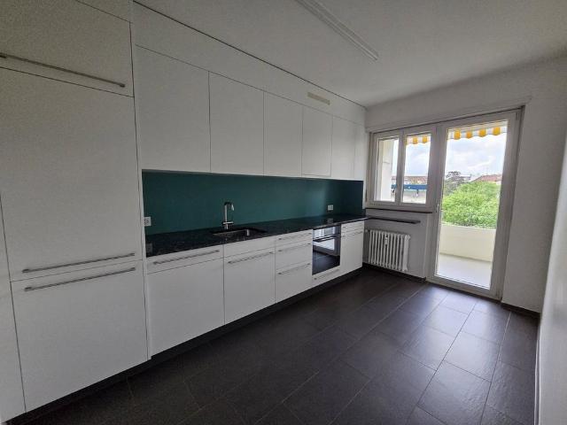 2 Zimmer, 54 m², 1. Stock