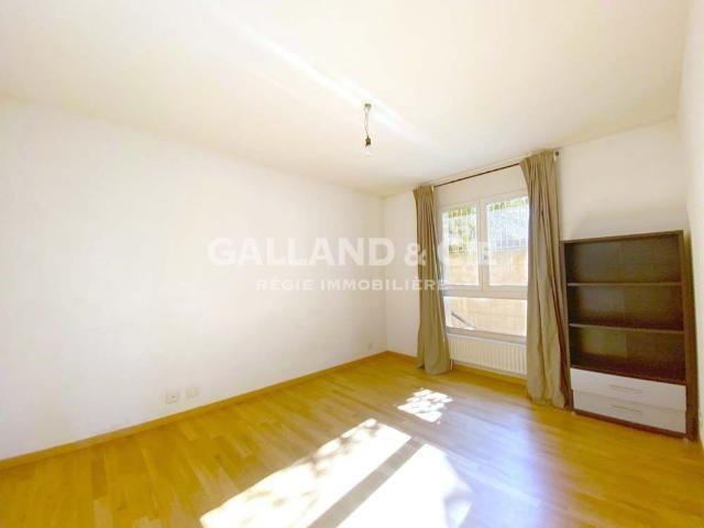 2 Zimmer, 54 m², 1. Stock