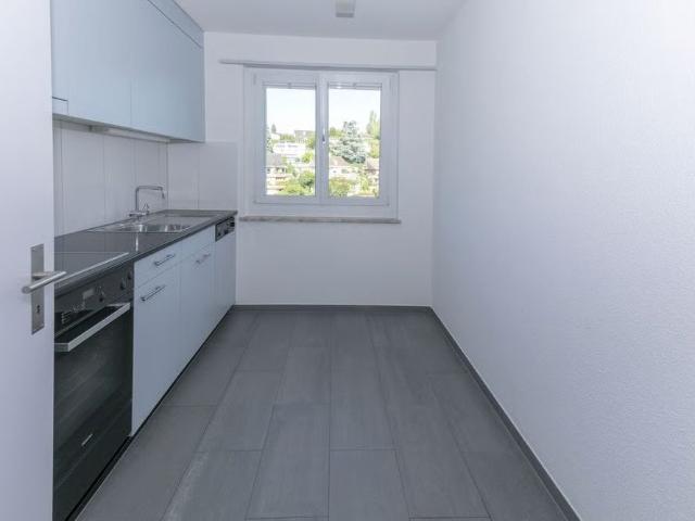 2 Zimmer, 54 m², 1. Stock