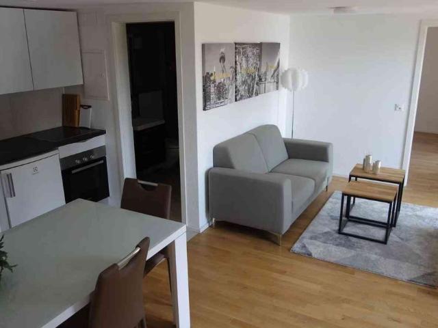 2 Zimmer, 54 m², 1. Stock