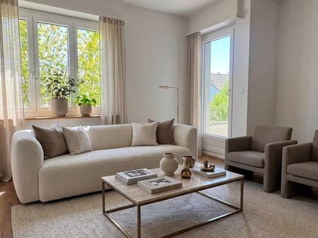 2 Zimmer, 54 m², 2. Stock