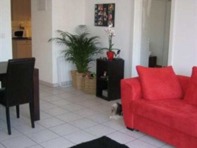 2 Zimmer, 54 m², 2. Stock