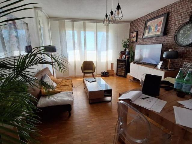 2 Zimmer, 55 m², 1. Stock