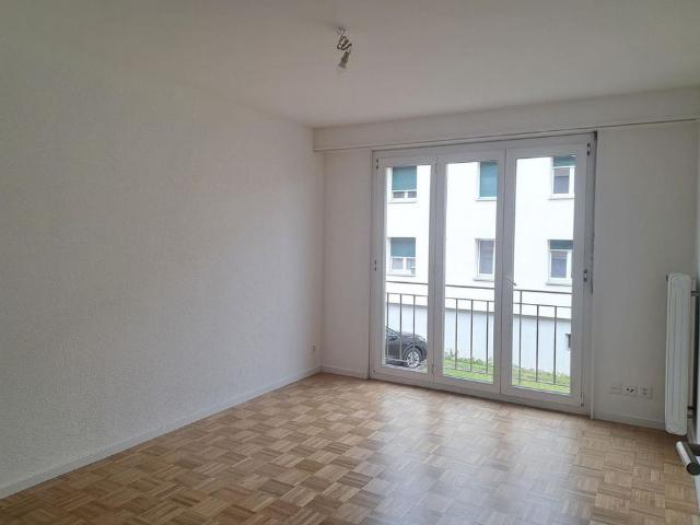 2 Zimmer, 56 m², 1. Stock