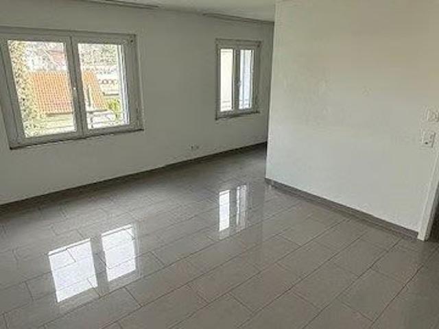 2 Zimmer, 56 m², 2. Stock