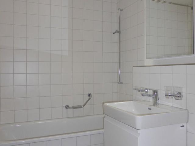 2 Zimmer, 56 m², 2. Stock