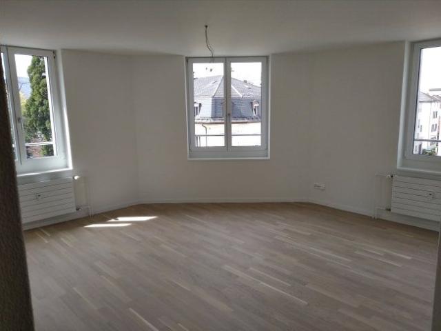 2 Zimmer, 59 m², 2. Stock