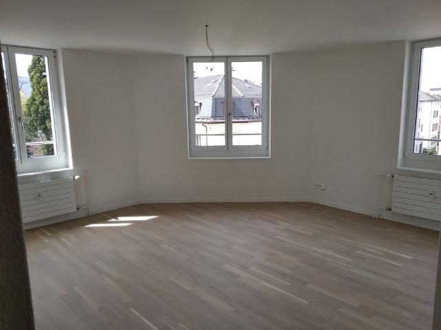 2 Zimmer, 59 m², 2. Stock