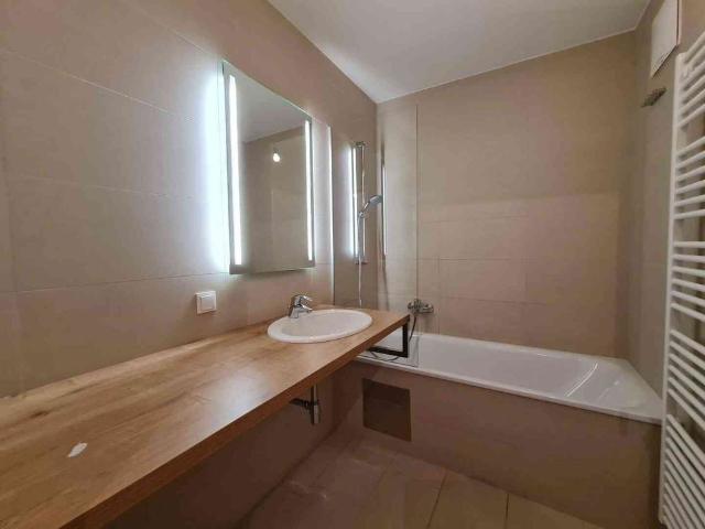 2 Zimmer, 63 m², 3. Stock
