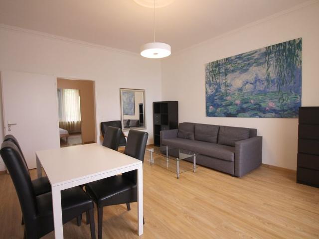 2 Zimmer, 60 m², 1. Stock