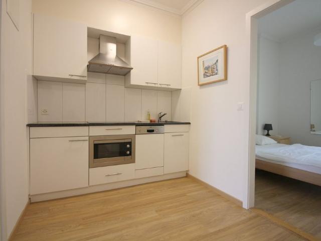 2 Zimmer, 60 m², 1. Stock