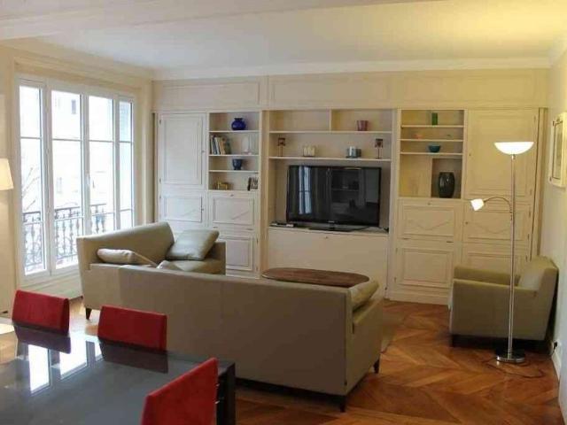 2 Zimmer, 60 m², 1. Stock