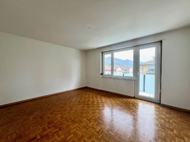 2 Zimmer, 60 m², 1. Stock