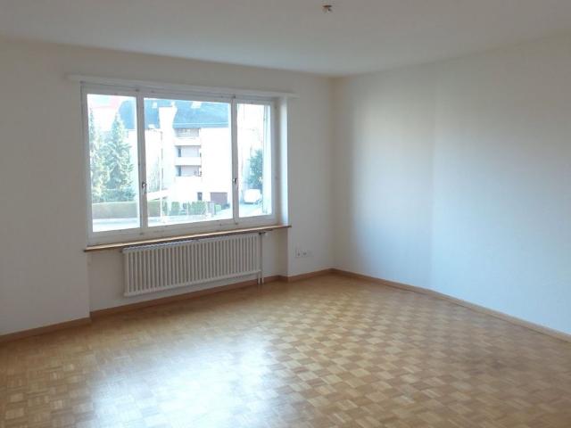 2 Zimmer, 60 m², 1. Stock