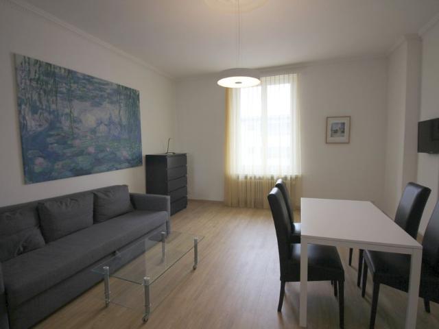2 Zimmer, 60 m², 1. Stock