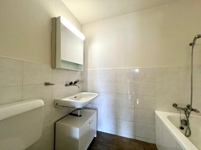 2 Zimmer, 60 m², 1. Stock