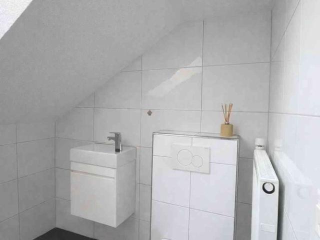 2 Zimmer, 60 m², 2. Stock