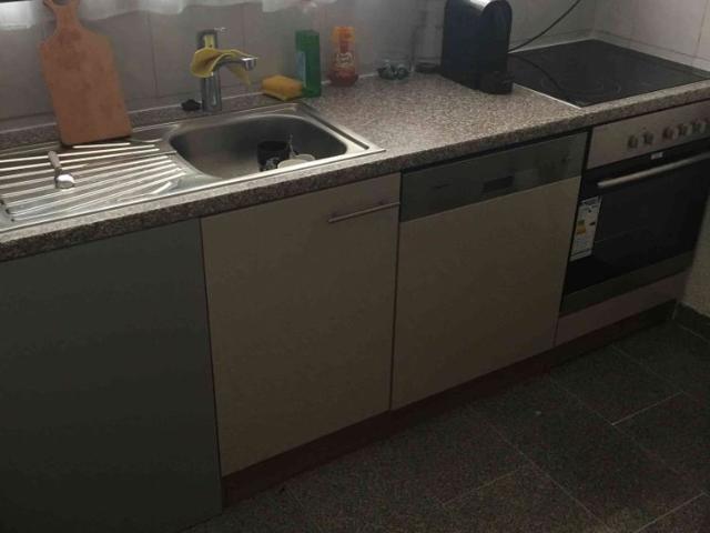 2 Zimmer, 60 m², 2. Stock
