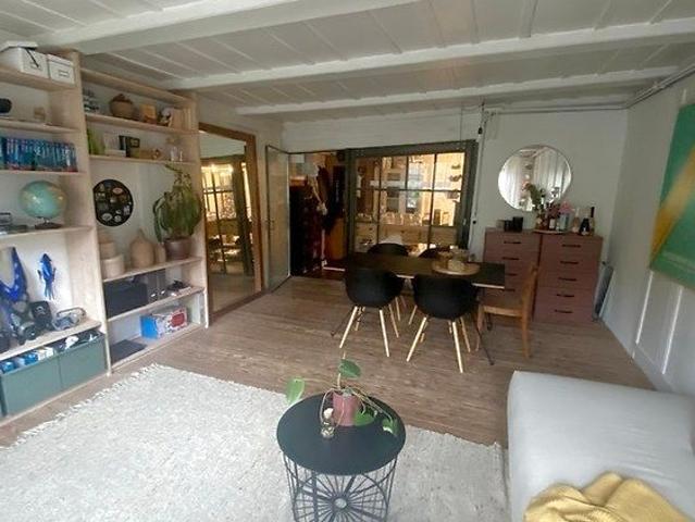 2 Zimmer, 60 m², 2. Stock