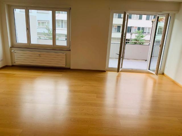 2 Zimmer, 61 m², 1. Stock