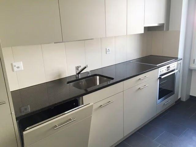 2 Zimmer, 61 m², 2. Stock