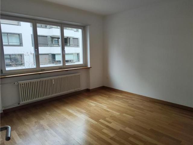 2 Zimmer, 64 m², 1. Stock