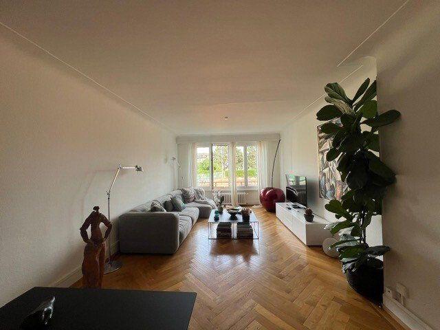 2 Zimmer, 64 m², 1. Stock