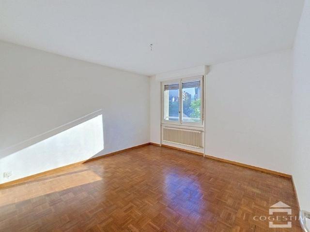 2 Zimmer, 64 m², 2. Stock