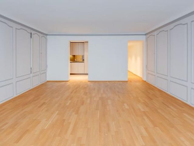2 Zimmer, 66 m², 1. Stock