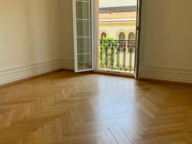 2 Zimmer, 69 m², 2. Stock