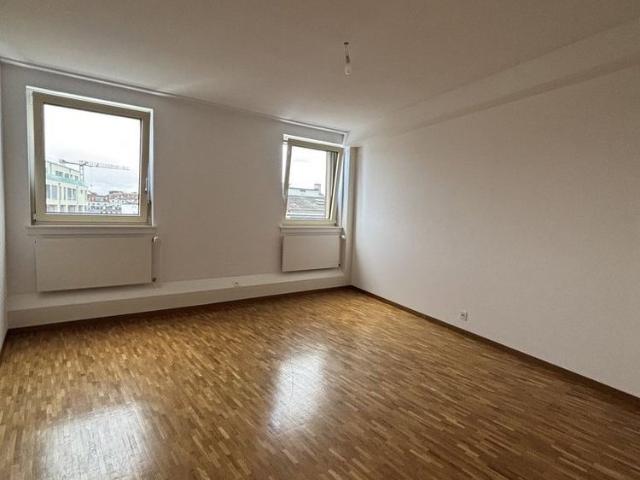 2 Zimmer, 69 m², 5. Stock