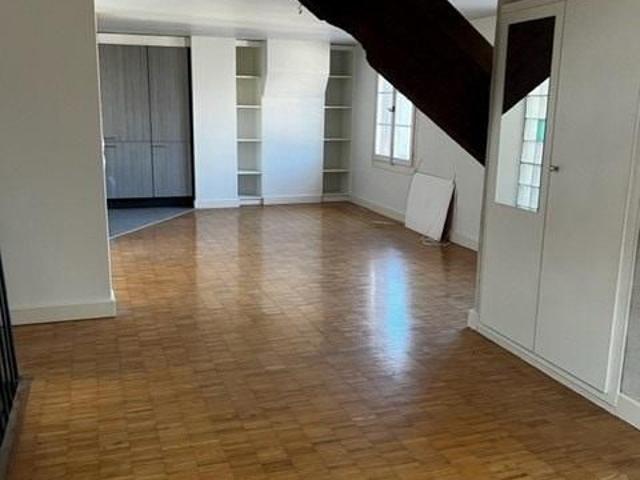 2 Zimmer, 73 m², 2. Stock