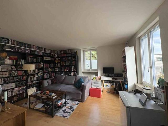 2 Zimmer, 70 m², 1. Stock
