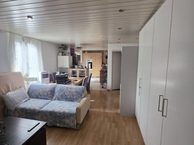 2 Zimmer, 70 m², 1. Stock