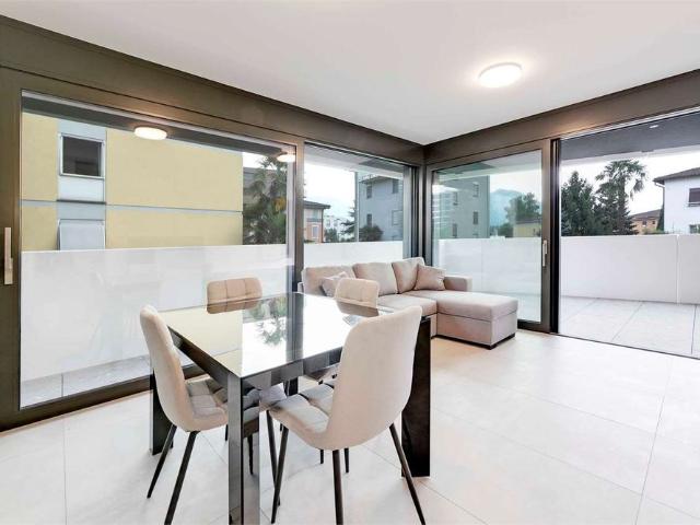 2 Zimmer, 70 m², 2. Stock