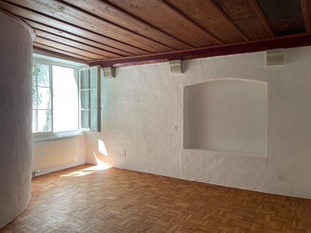 2 Zimmer, 70 m², 2. Stock