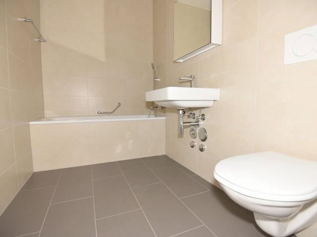 2 Zimmer, 70 m², 2. Stock